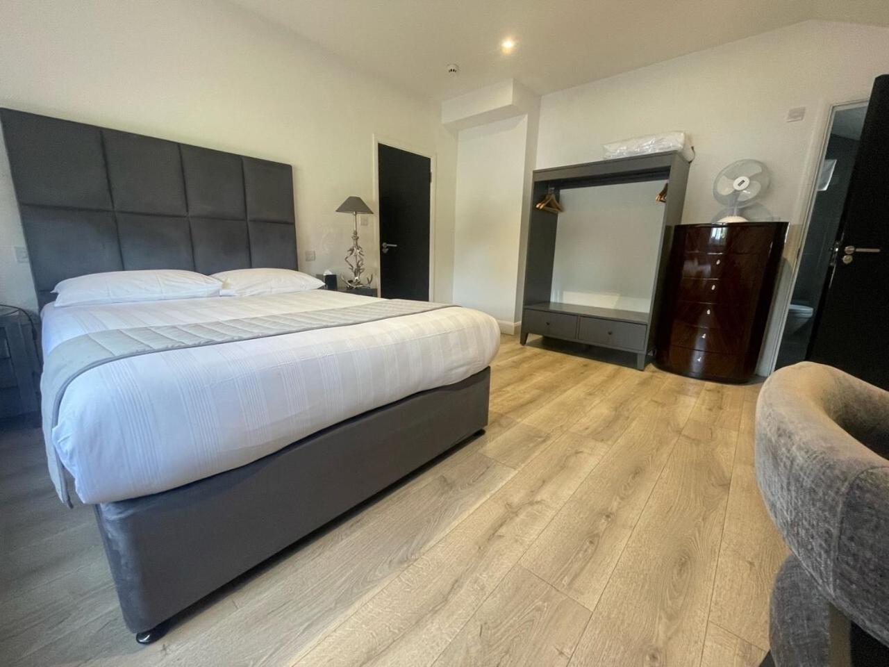 Hotel Nap Inn Barnet Ngoại thất bức ảnh