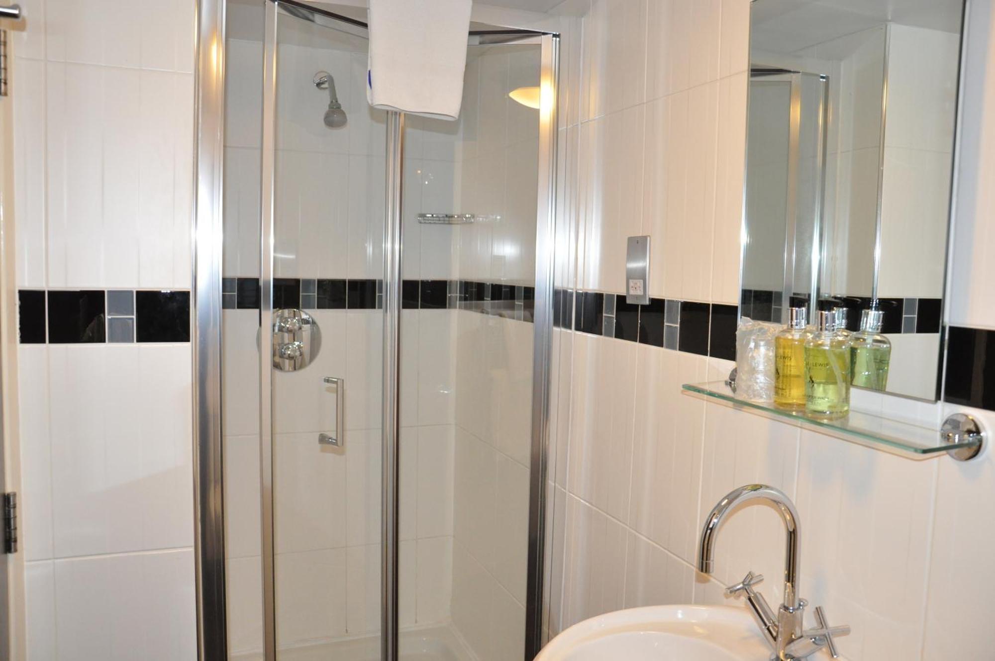 Hotel Nap Inn Barnet Ngoại thất bức ảnh